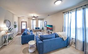 Cozy Home - Seaworld, Six Flags, Bmt Cup, Lackland